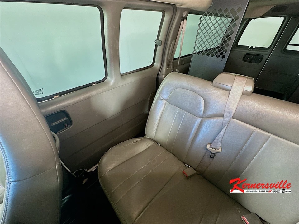 2022 Chevrolet Express - Image 12 of 21