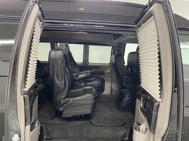2022 Chevrolet Express - Image 10 of 12
