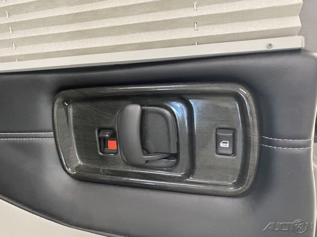 2022 Chevrolet Express - Image 9 of 12