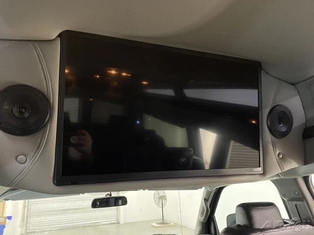 2022 Chevrolet Express - Image 14 of 21