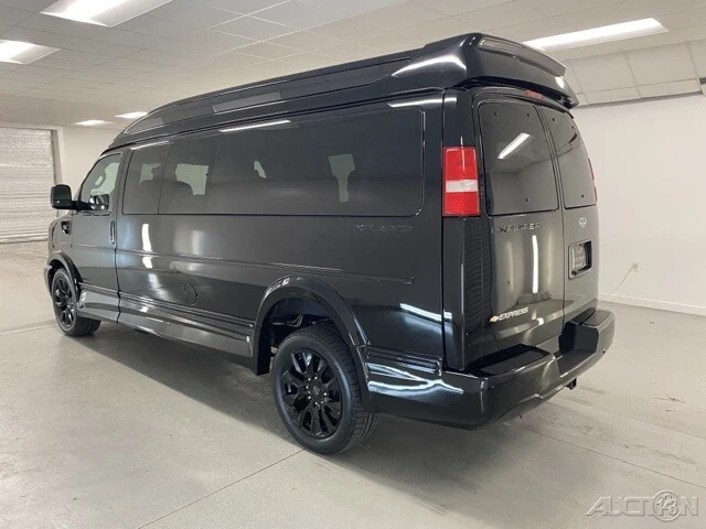2022 Chevrolet Express - Image 7 of 12