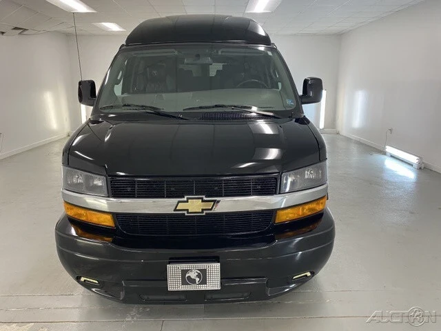 2022 Chevrolet Express - Image 2 of 12