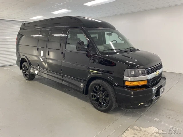 2022 Chevrolet Express - Image 3 of 12