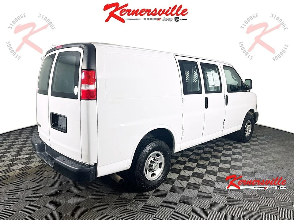 2022 Chevrolet Express - Image 7 of 21