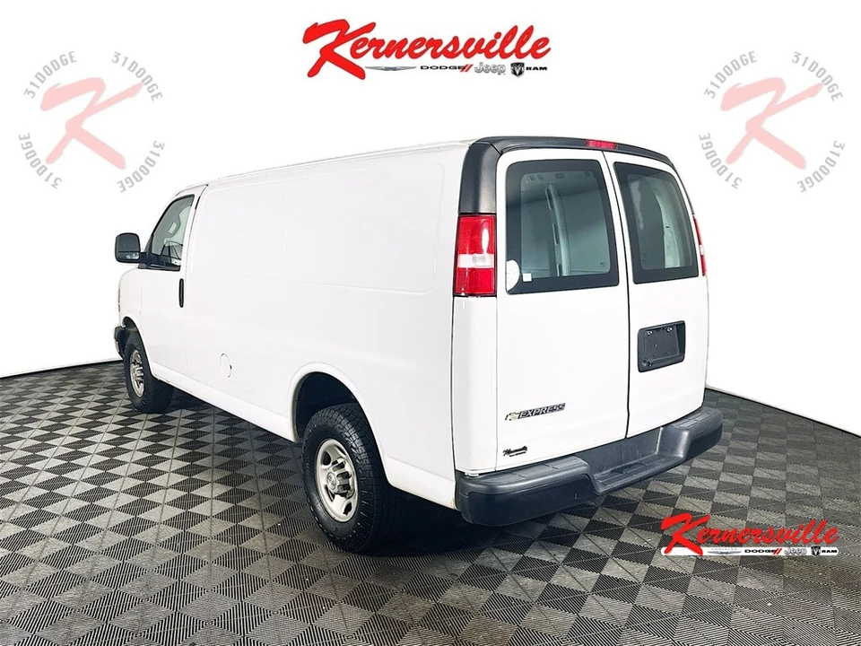 2022 Chevrolet Express - Image 5 of 21