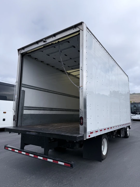 2022 Chevrolet - Image 5 of 16