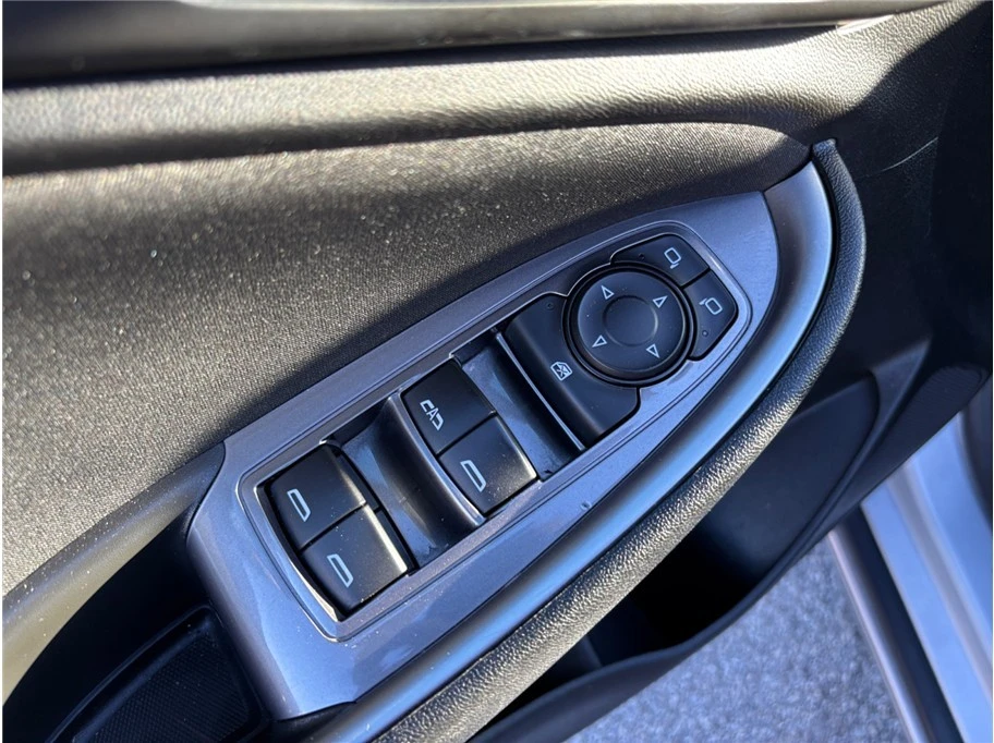 2022 Chevrolet Malibu - Image 18 of 21