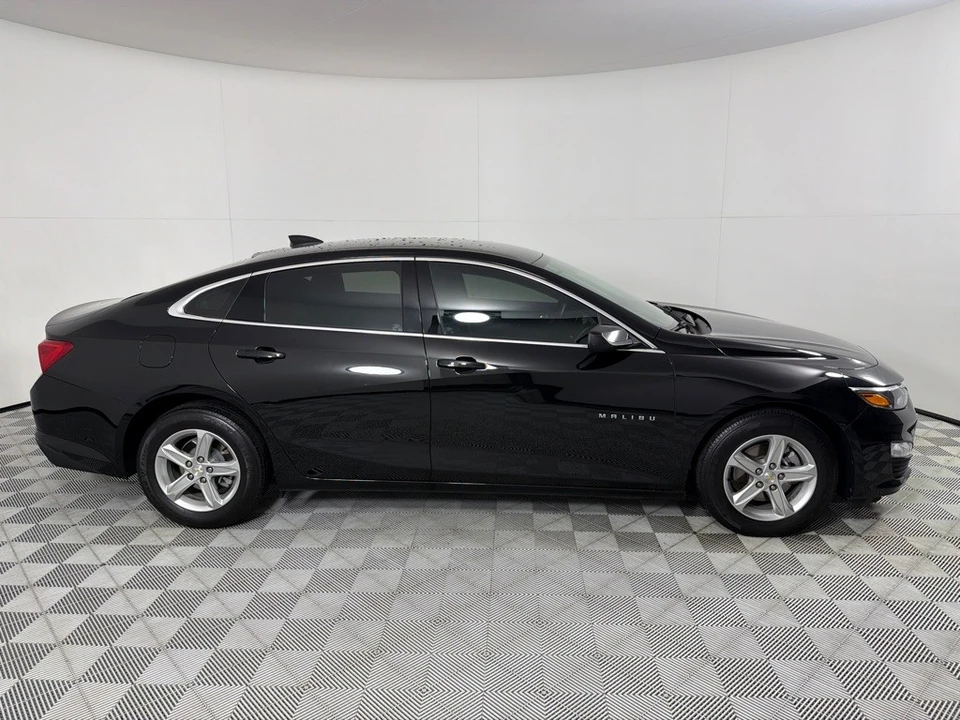 2022 Chevrolet Malibu - Image 4 of 21
