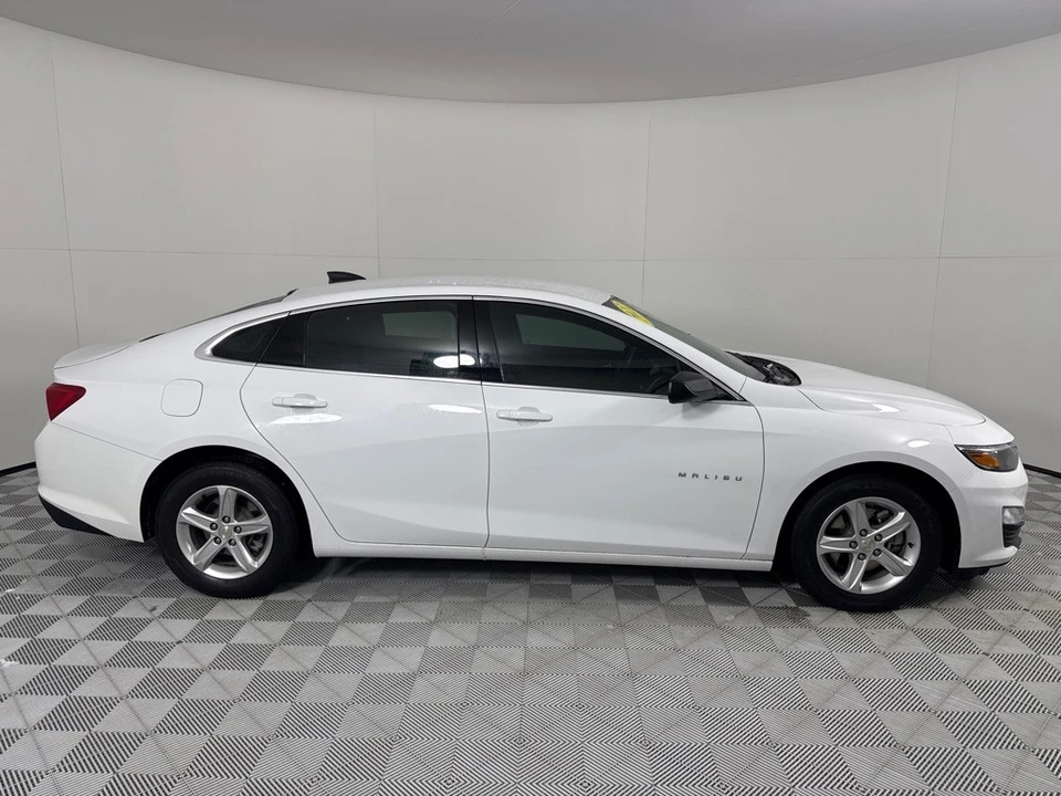 2022 Chevrolet Malibu - Image 4 of 12