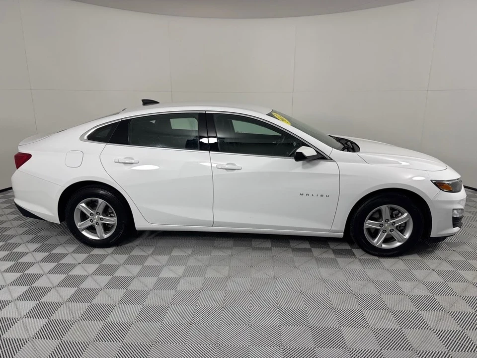 2022 Chevrolet Malibu - Image 4 of 21