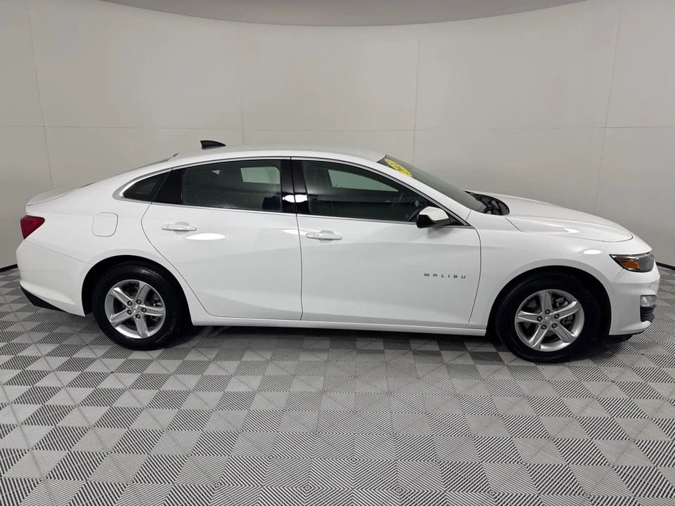 2022 Chevrolet Malibu - Image 4 of 12