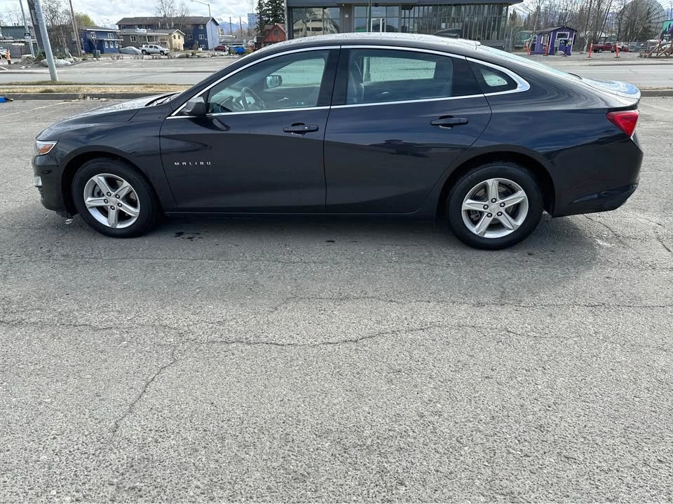 2022 Chevrolet Malibu - Image 4 of 9
