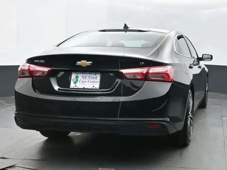 2022 Chevrolet Malibu - Image 8 of 12