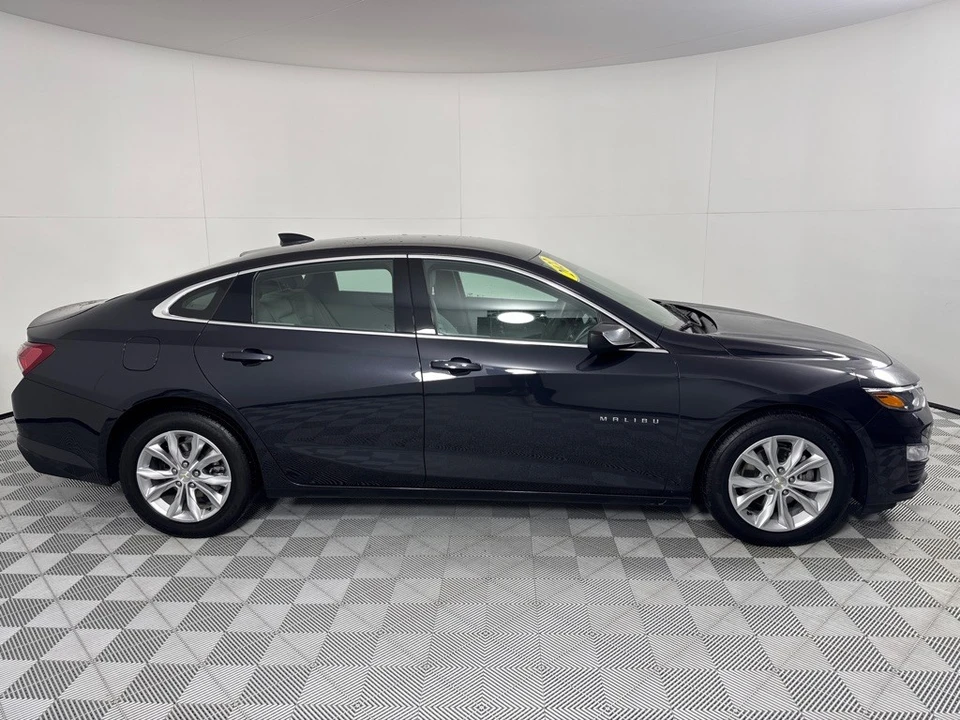 2022 Chevrolet Malibu - Image 4 of 12