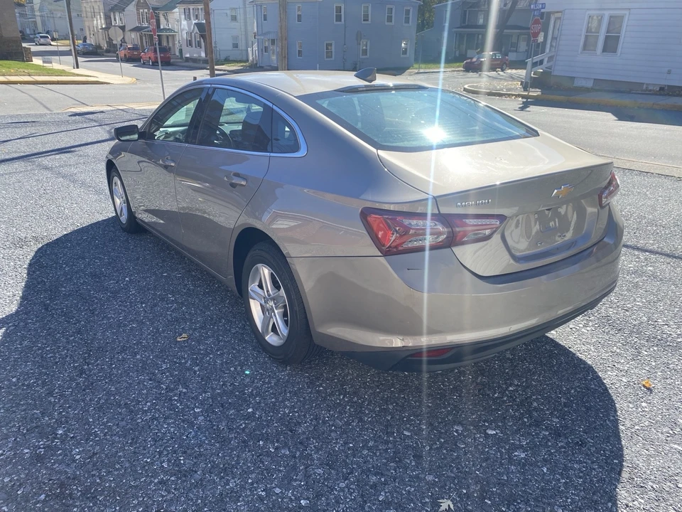 2022 Chevrolet Malibu - Image 2 of 14
