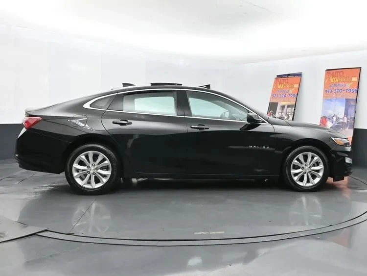 2022 Chevrolet Malibu - Image 4 of 12