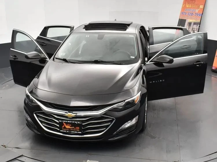 2022 Chevrolet Malibu - Image 10 of 12