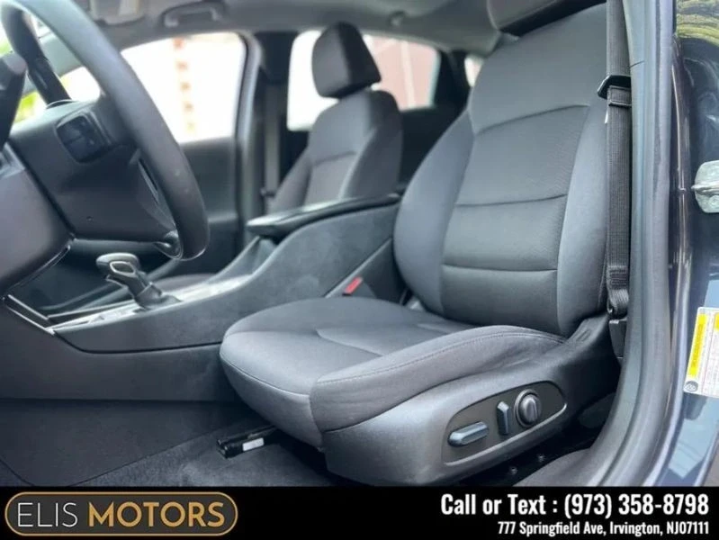 2022 Chevrolet Malibu - Image 9 of 12
