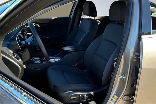 2022 Chevrolet Malibu - Image 10 of 12