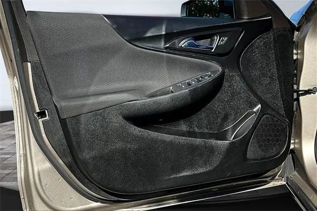 2022 Chevrolet Malibu - Image 9 of 12