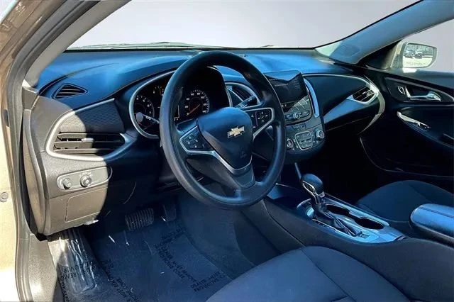 2022 Chevrolet Malibu - Image 11 of 12