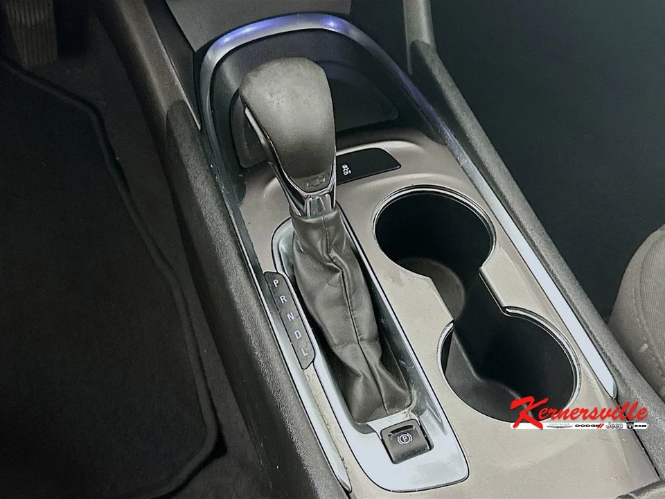 2022 Chevrolet Malibu - Image 16 of 24