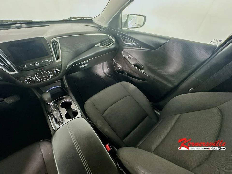 2022 Chevrolet Malibu - Image 11 of 24