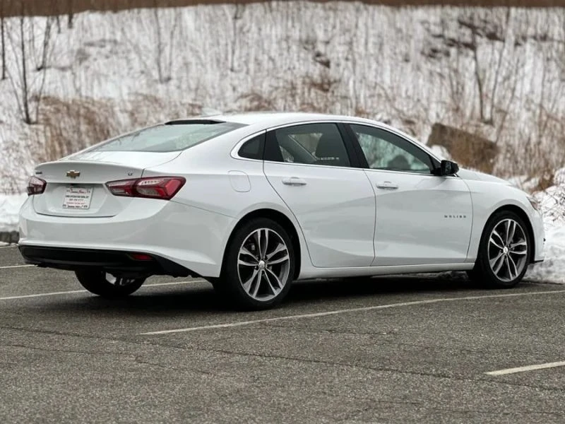 2022 Chevrolet Malibu - Image 8 of 12