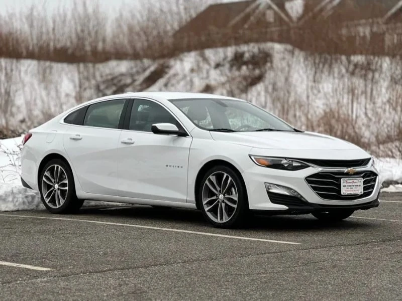 2022 Chevrolet Malibu - Image 2 of 12