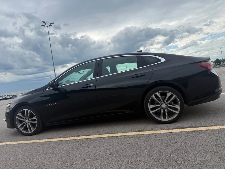 2022 Chevrolet Malibu - Image 2 of 10