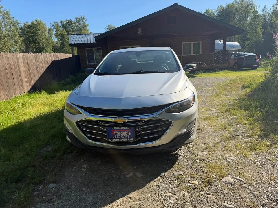 2022 Chevrolet Malibu - Image 2 of 20