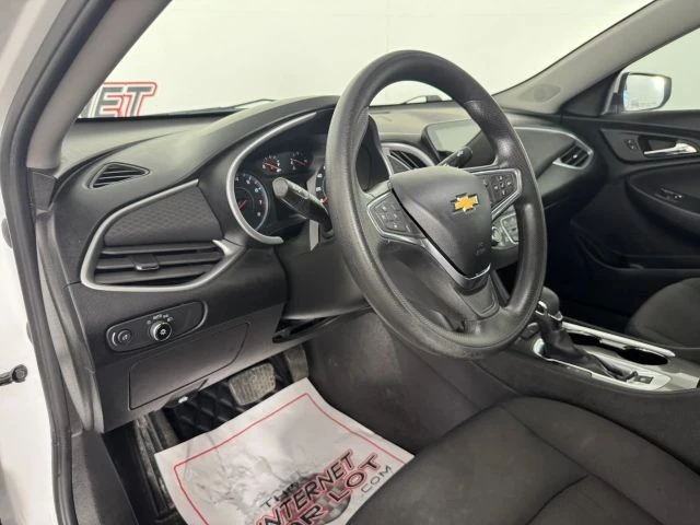 2022 Chevrolet Malibu - Image 10 of 12
