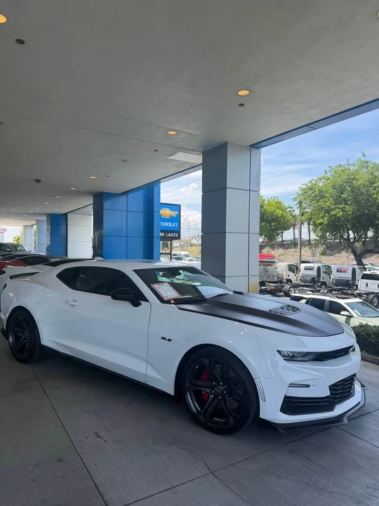 2022 Chevrolet SS - Image 2 of 4