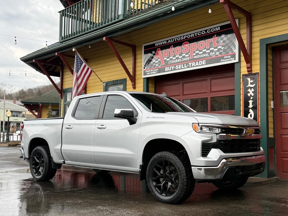 2022 Chevrolet Silverado 4th Gen - Image 2 of 12