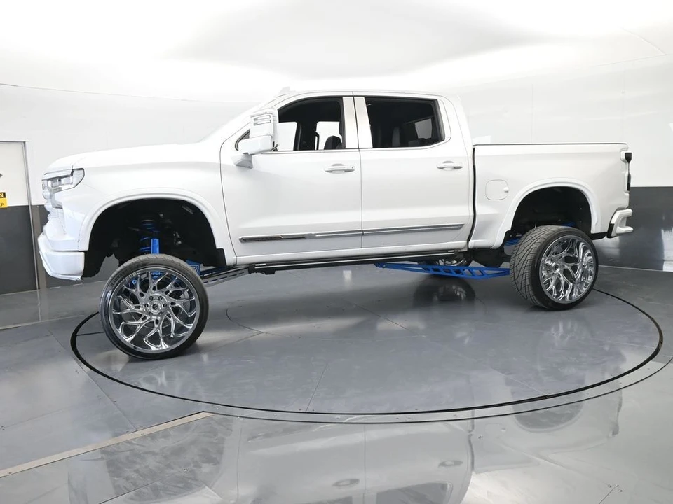 2022 Chevrolet Silverado 4th Gen - Image 2 of 12