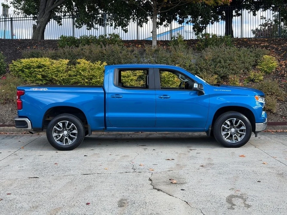 2022 Chevrolet Silverado 4th Gen - Image 2 of 21