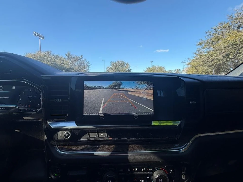2022 Chevrolet Silverado 4th Gen - Image 17 of 21