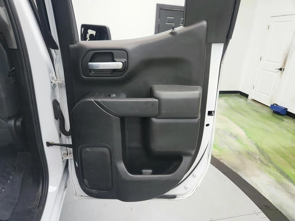 2022 Chevrolet Silverado 4th Gen - Image 28 of 31