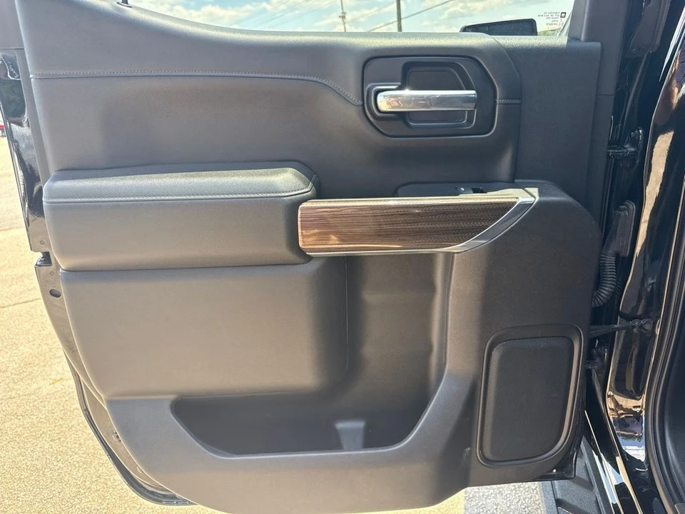 2022 Chevrolet Silverado 4th Gen - Image 28 of 31