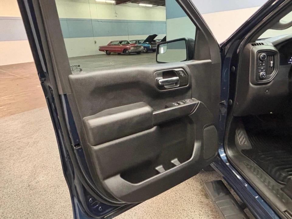 2022 Chevrolet Silverado 4th Gen - Image 11 of 31