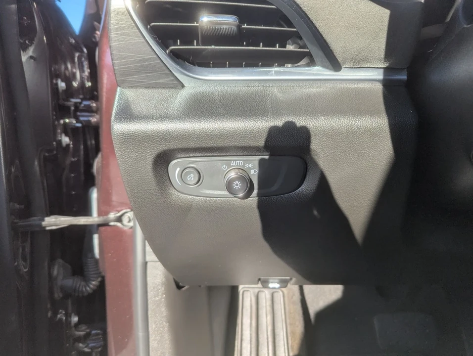2022 Chevrolet Traverse - Image 14 of 21