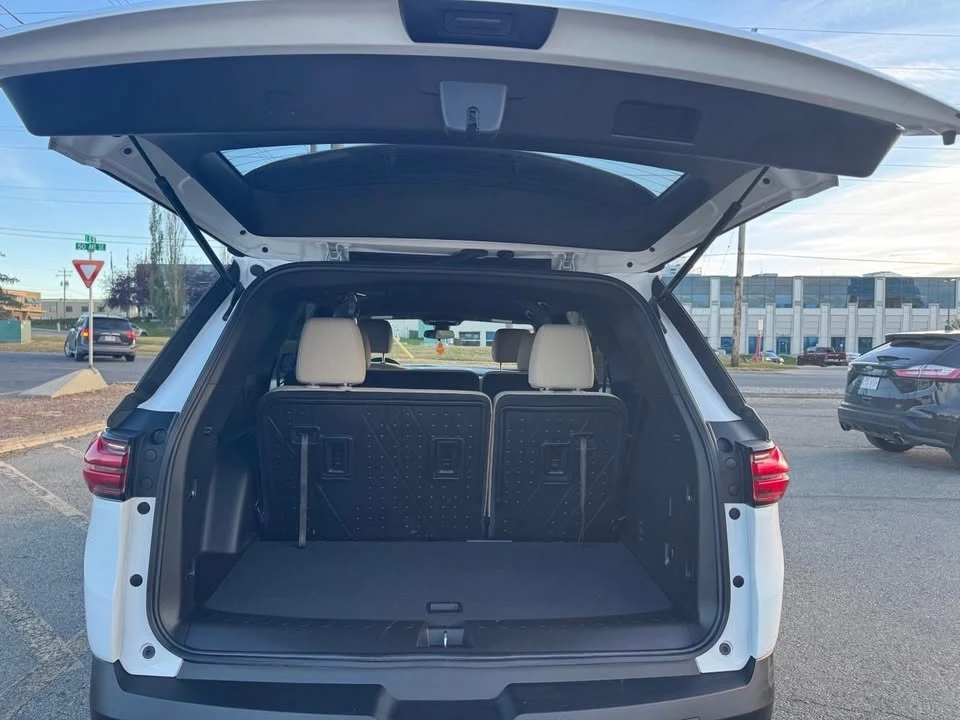 2022 Chevrolet Traverse - Image 9 of 16