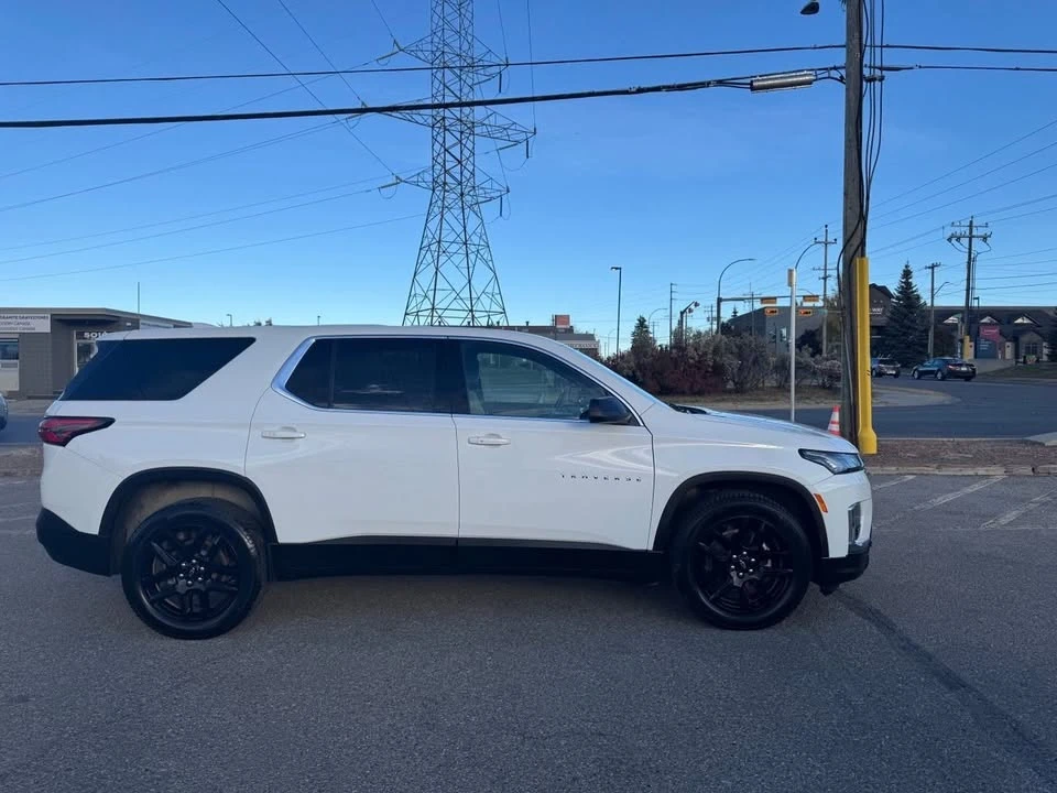 2022 Chevrolet Traverse - Image 4 of 16
