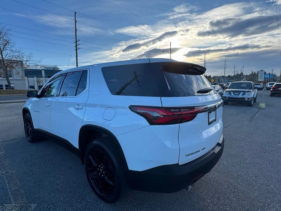2022 Chevrolet Traverse - Image 8 of 16