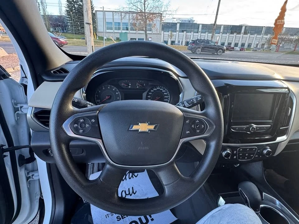 2022 Chevrolet Traverse - Image 13 of 16