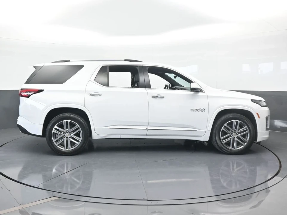 2022 Chevrolet Traverse - Image 7 of 12