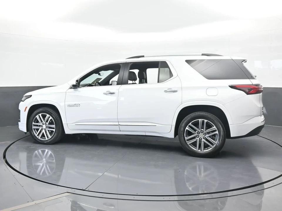2022 Chevrolet Traverse - Image 3 of 12