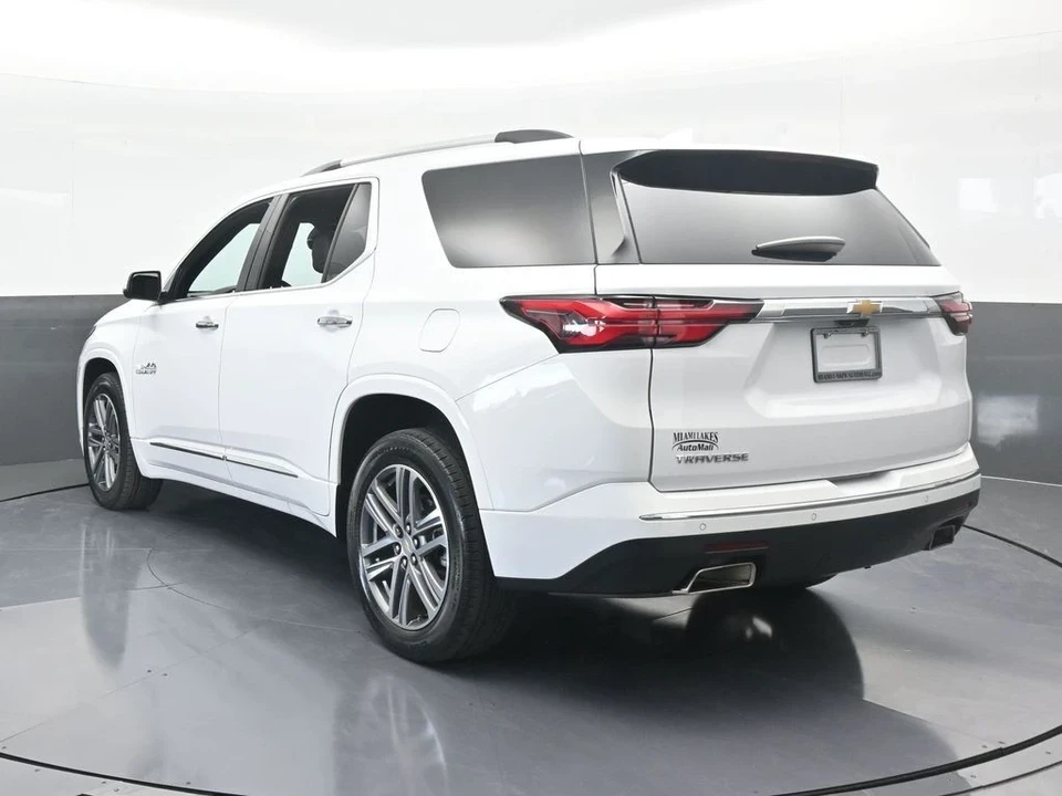 2022 Chevrolet Traverse - Image 4 of 12