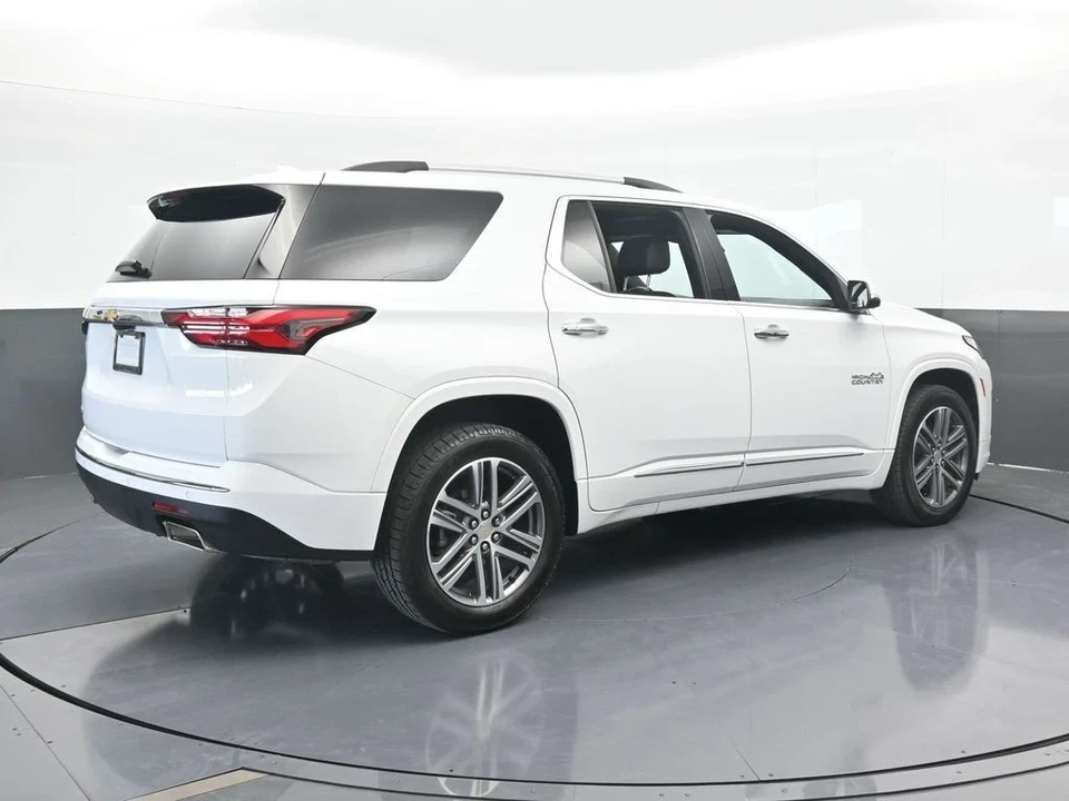 2022 Chevrolet Traverse - Image 6 of 12