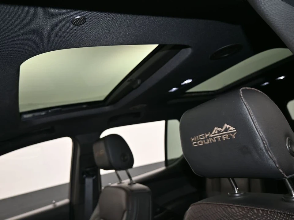 2022 Chevrolet Traverse - Image 11 of 12